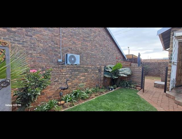 2 BEDROOM HOUSE FOR SALE IN NOORDHEUWEL